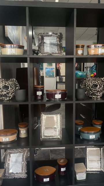 AT KINSKY Art & Living – Impression aus dem Showroom Port Andratx 10