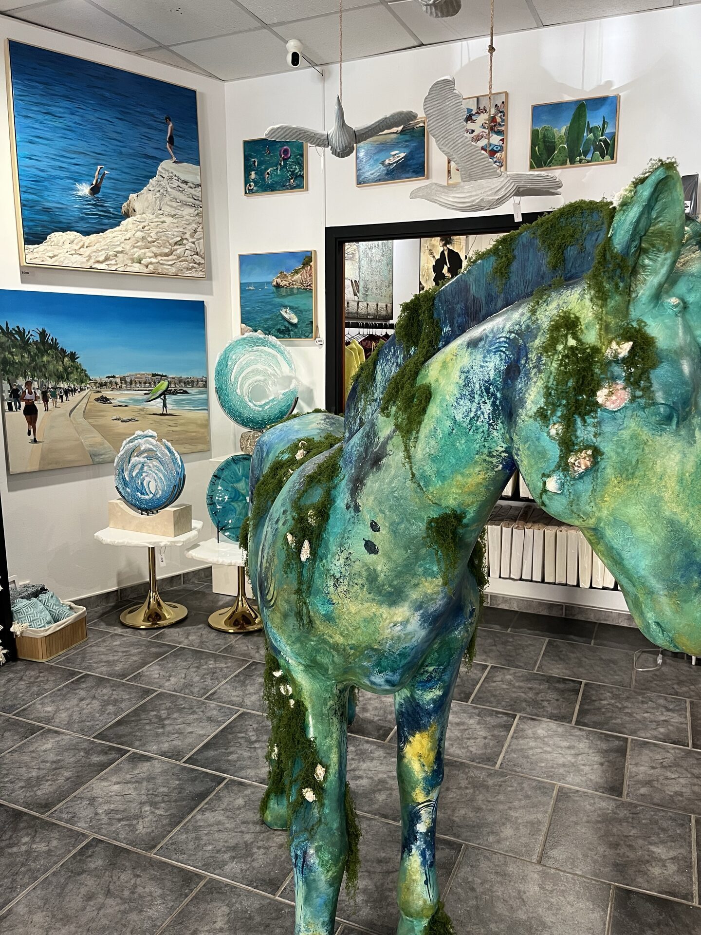 AT KINSKY Showroom — Skulpturen & Gemälde